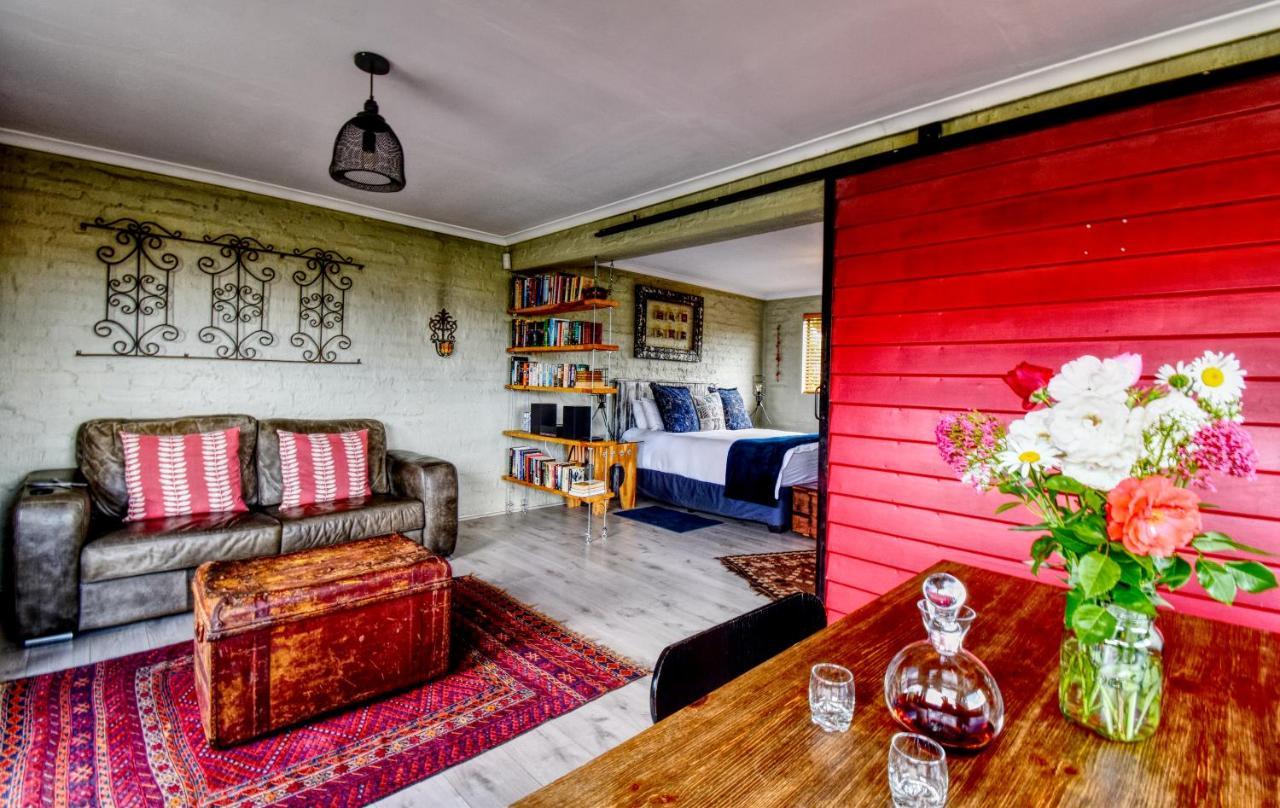 Golden View Luxury Self Catering Villa คลาเรนส์ ภายนอก รูปภาพ