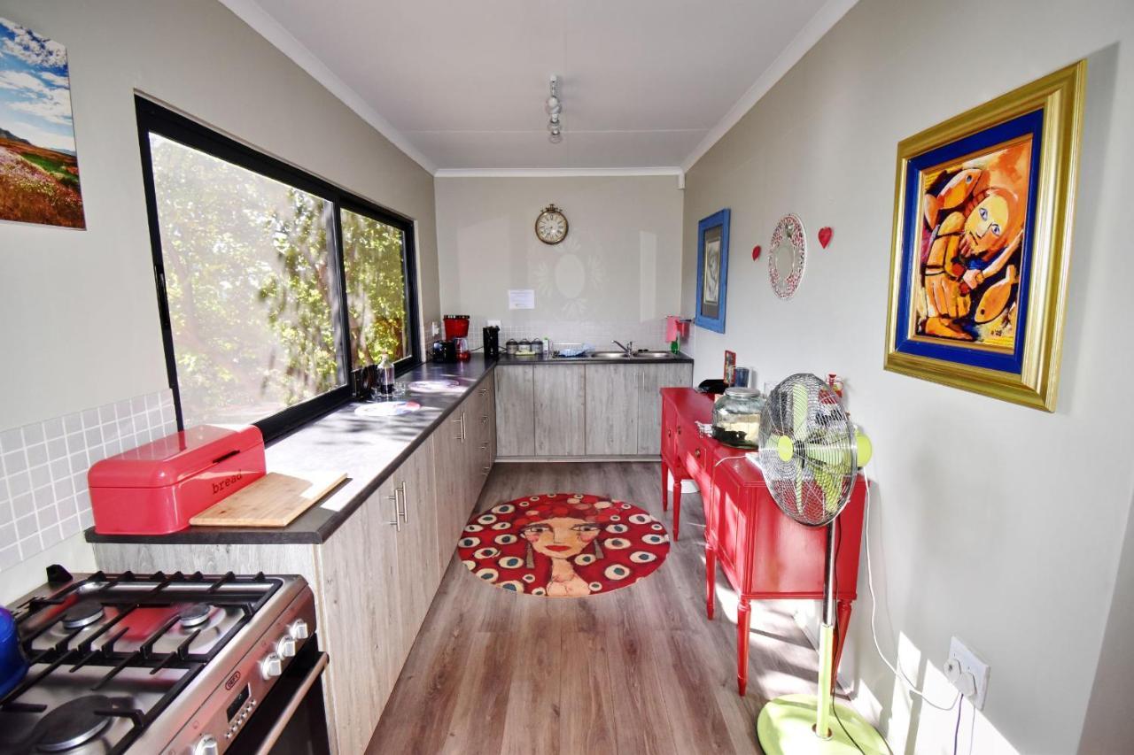 Golden View Luxury Self Catering Villa คลาเรนส์ ภายนอก รูปภาพ
