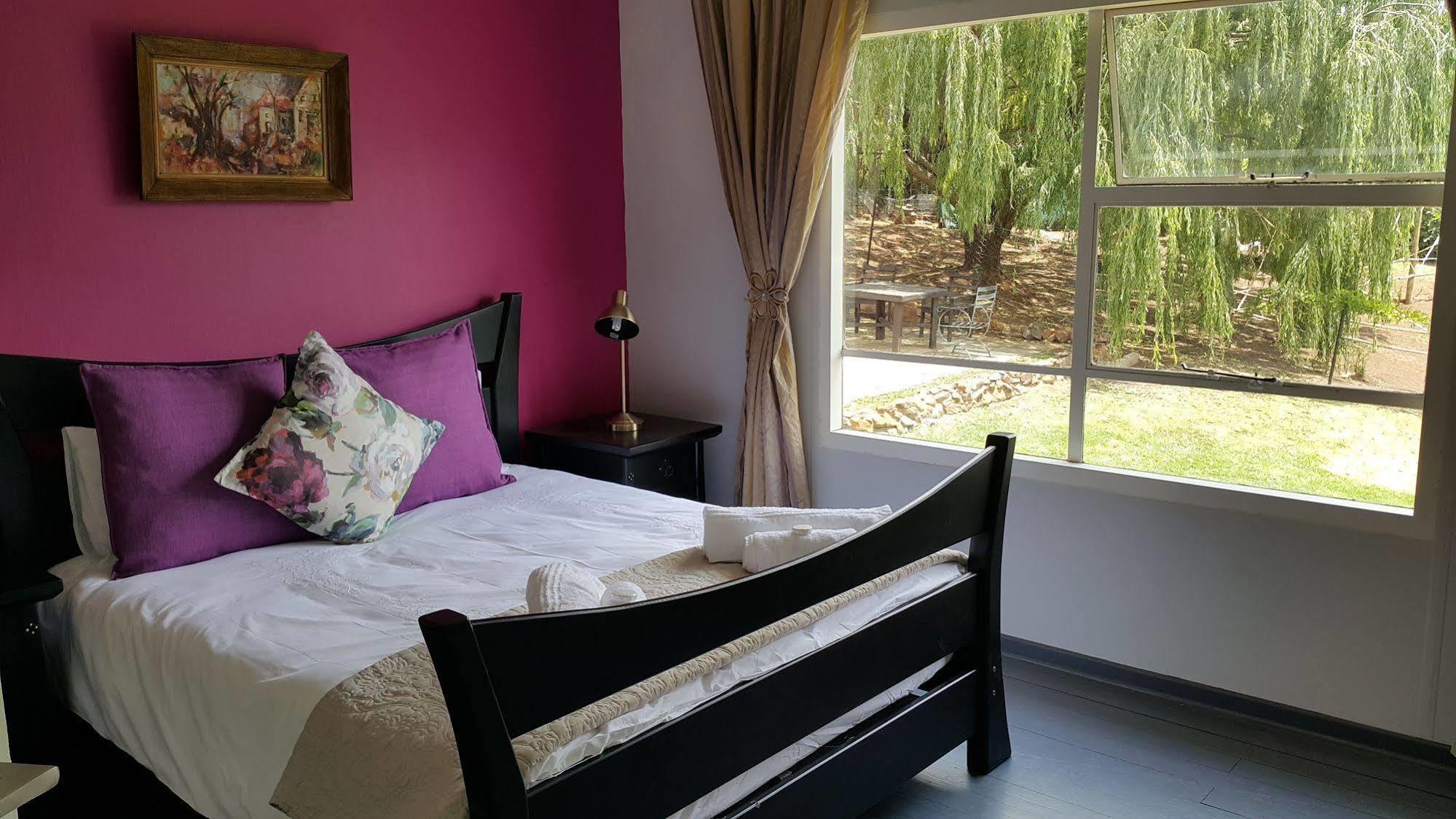 Golden View Luxury Self Catering Villa คลาเรนส์ ภายนอก รูปภาพ