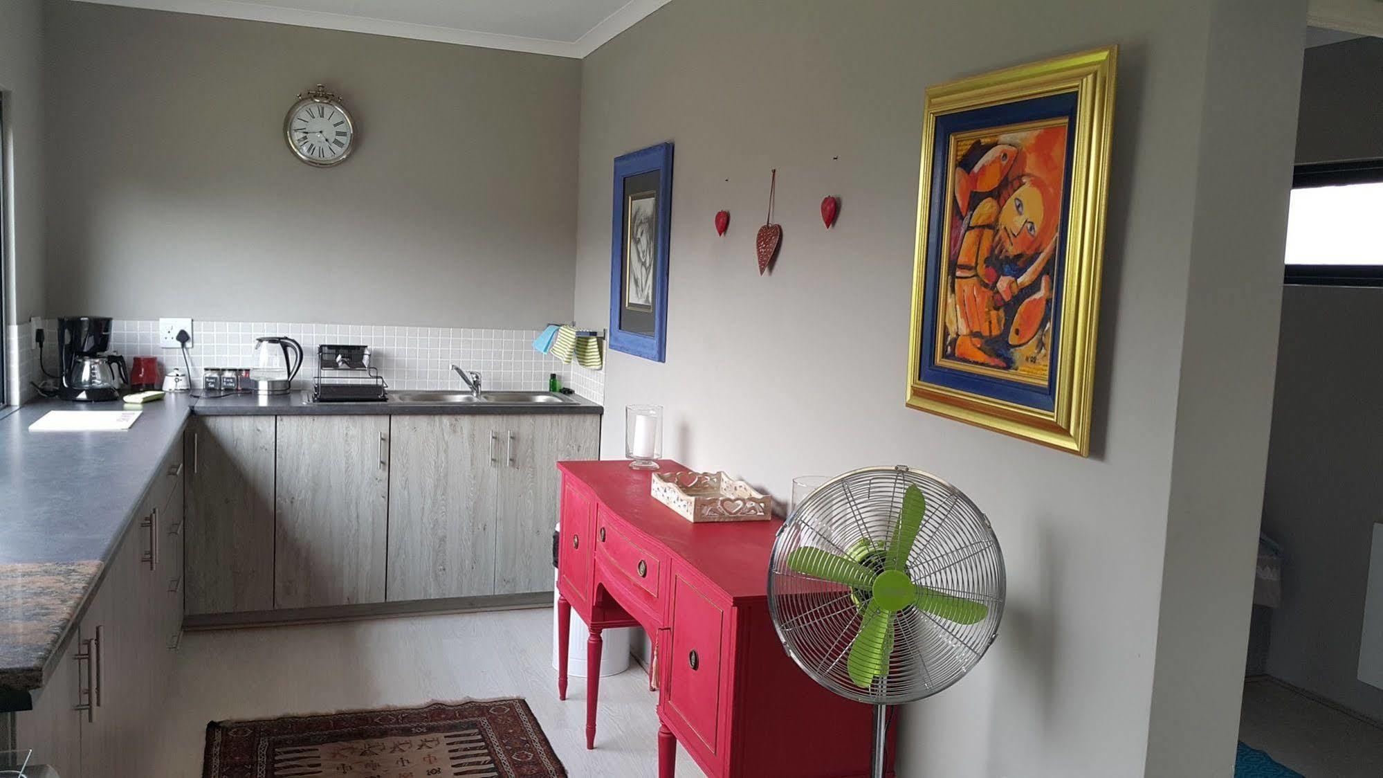 Golden View Luxury Self Catering Villa คลาเรนส์ ภายนอก รูปภาพ