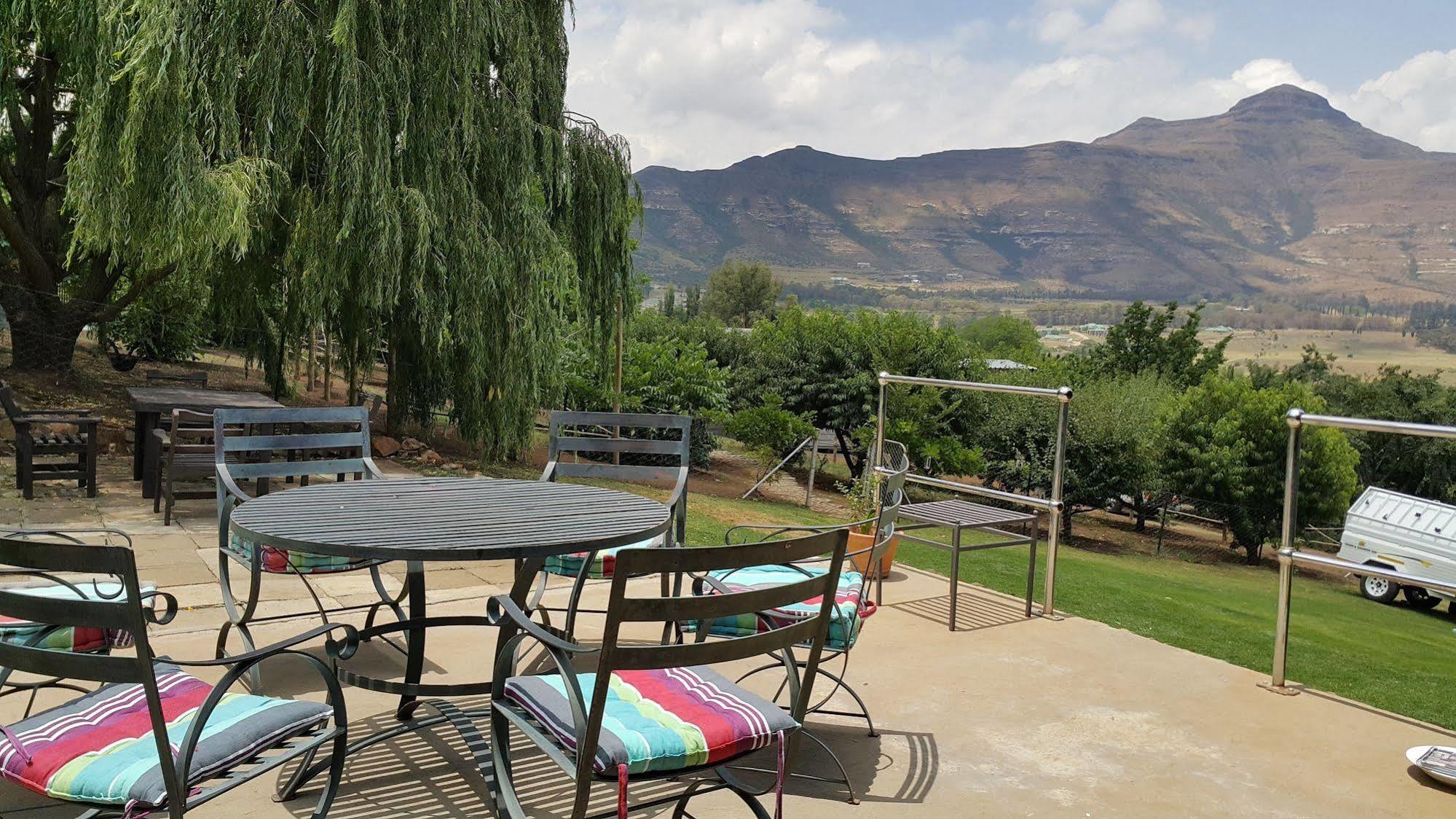 Golden View Luxury Self Catering Villa คลาเรนส์ ภายนอก รูปภาพ
